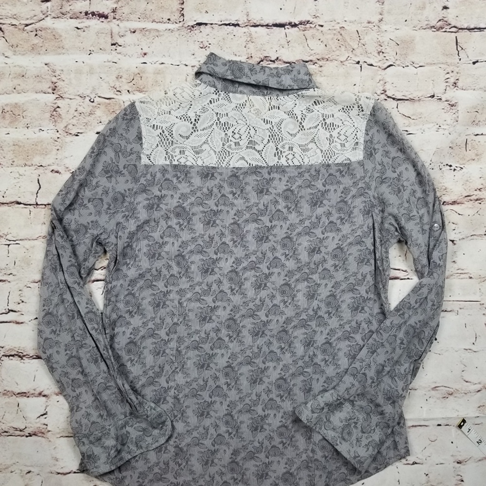 A Gray Flower Patterned Button Down - Picture 6 of 8